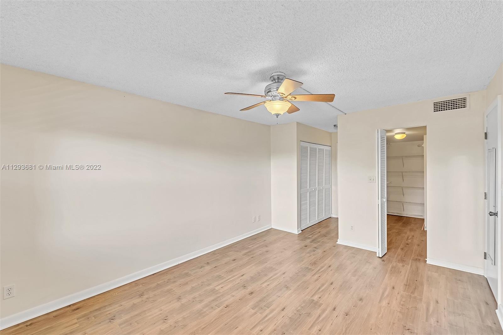 2751 N Pine Island Rd Unit: 206