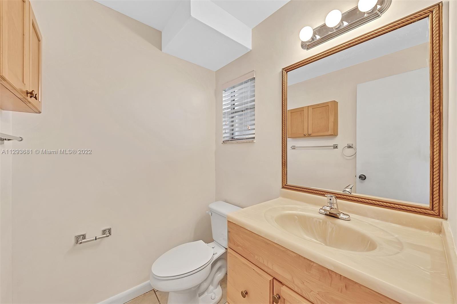 2751 N Pine Island Rd Unit: 206