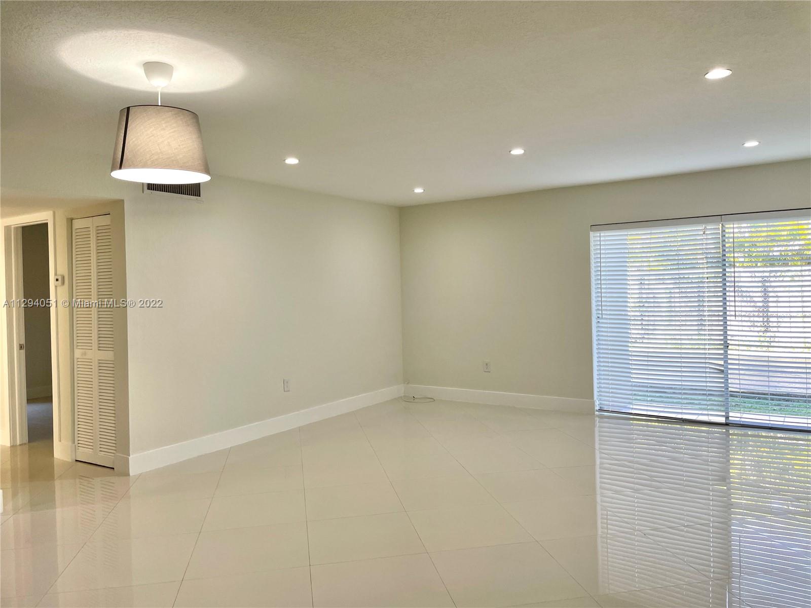 9483 SW 76th St Unit: N2