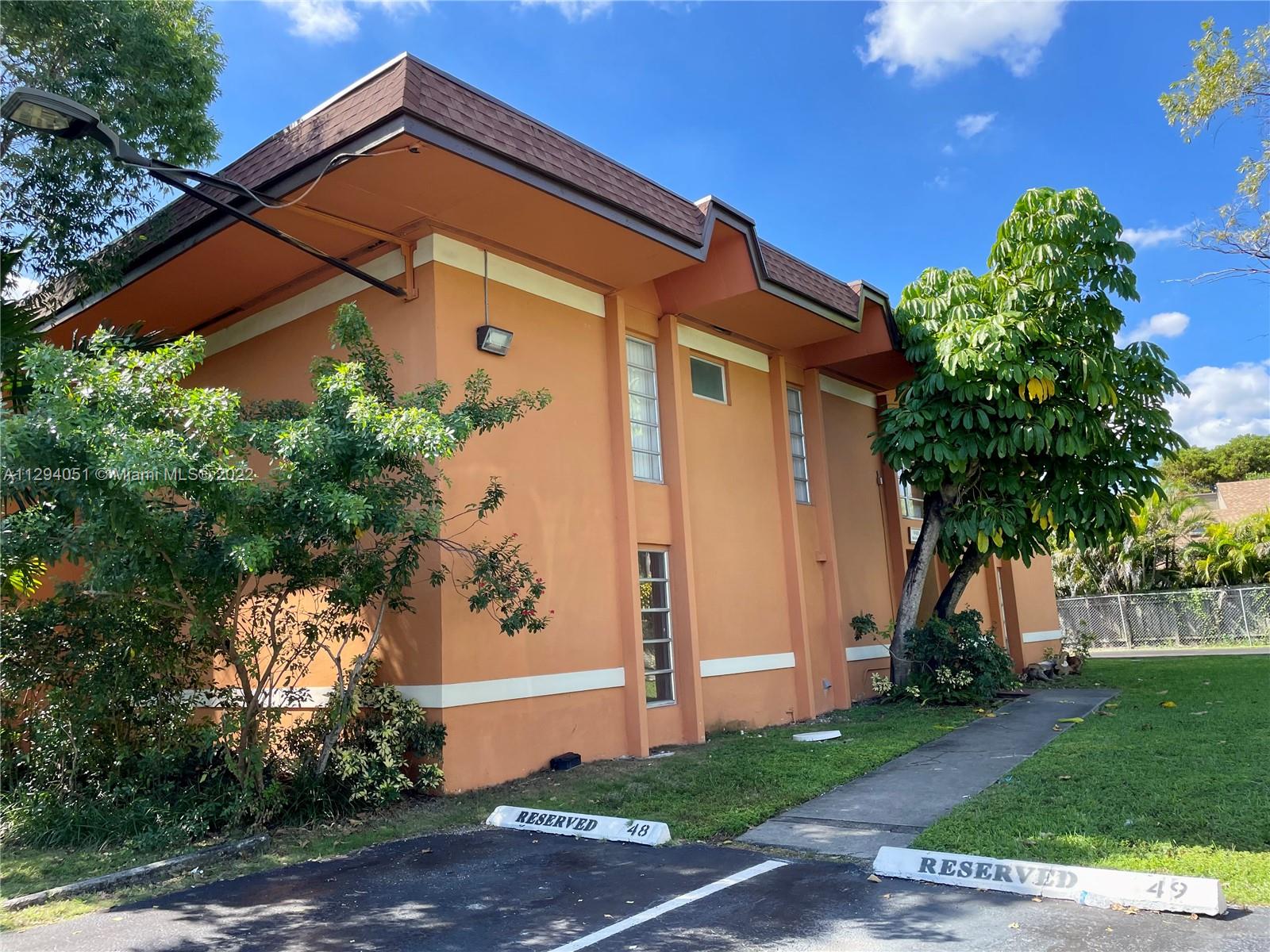 9483 SW 76th St Unit: N2