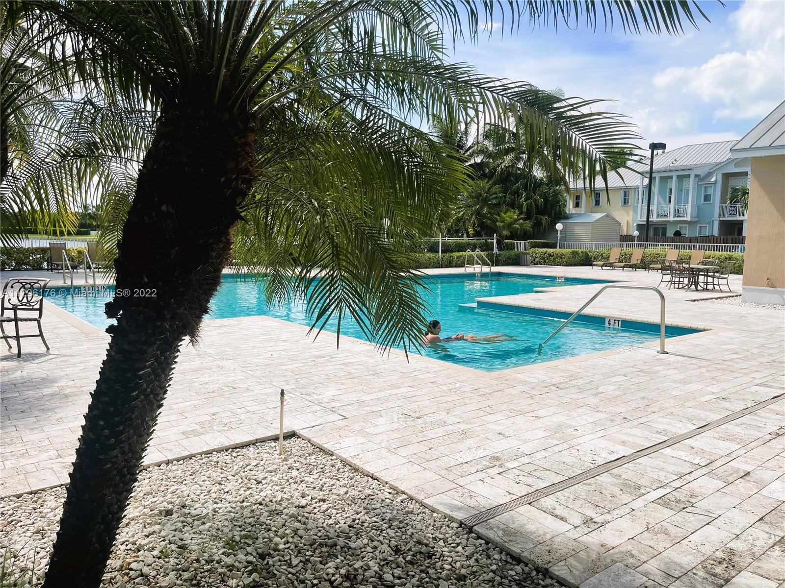10721 NW 74th Ter