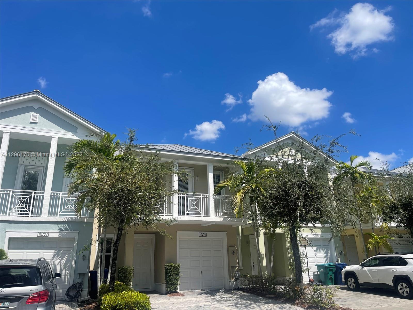 10721 NW 74th Ter