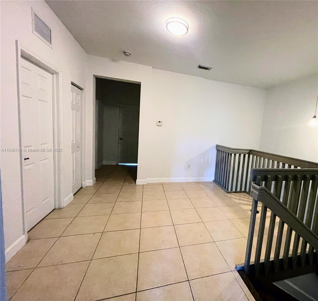 10721 NW 74th Ter