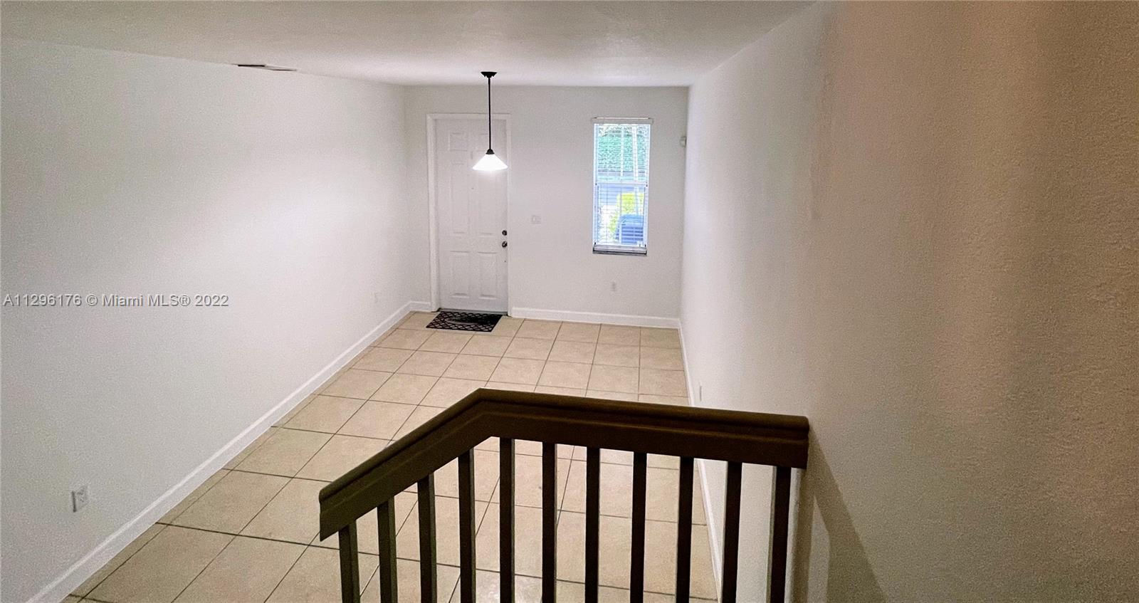 10721 NW 74th Ter
