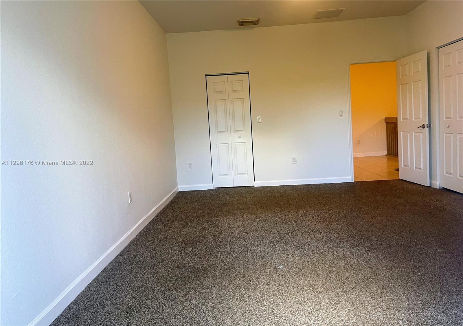 10721 NW 74th Ter