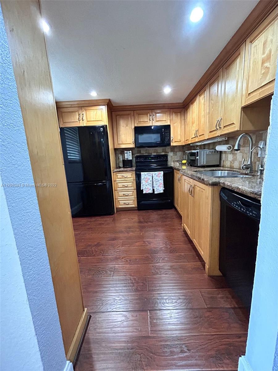 485 N Pine Island Rd Unit: A102