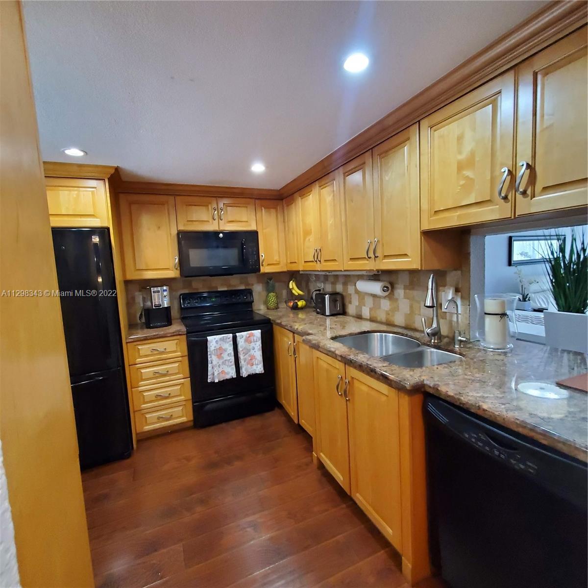 485 N Pine Island Rd Unit: A102