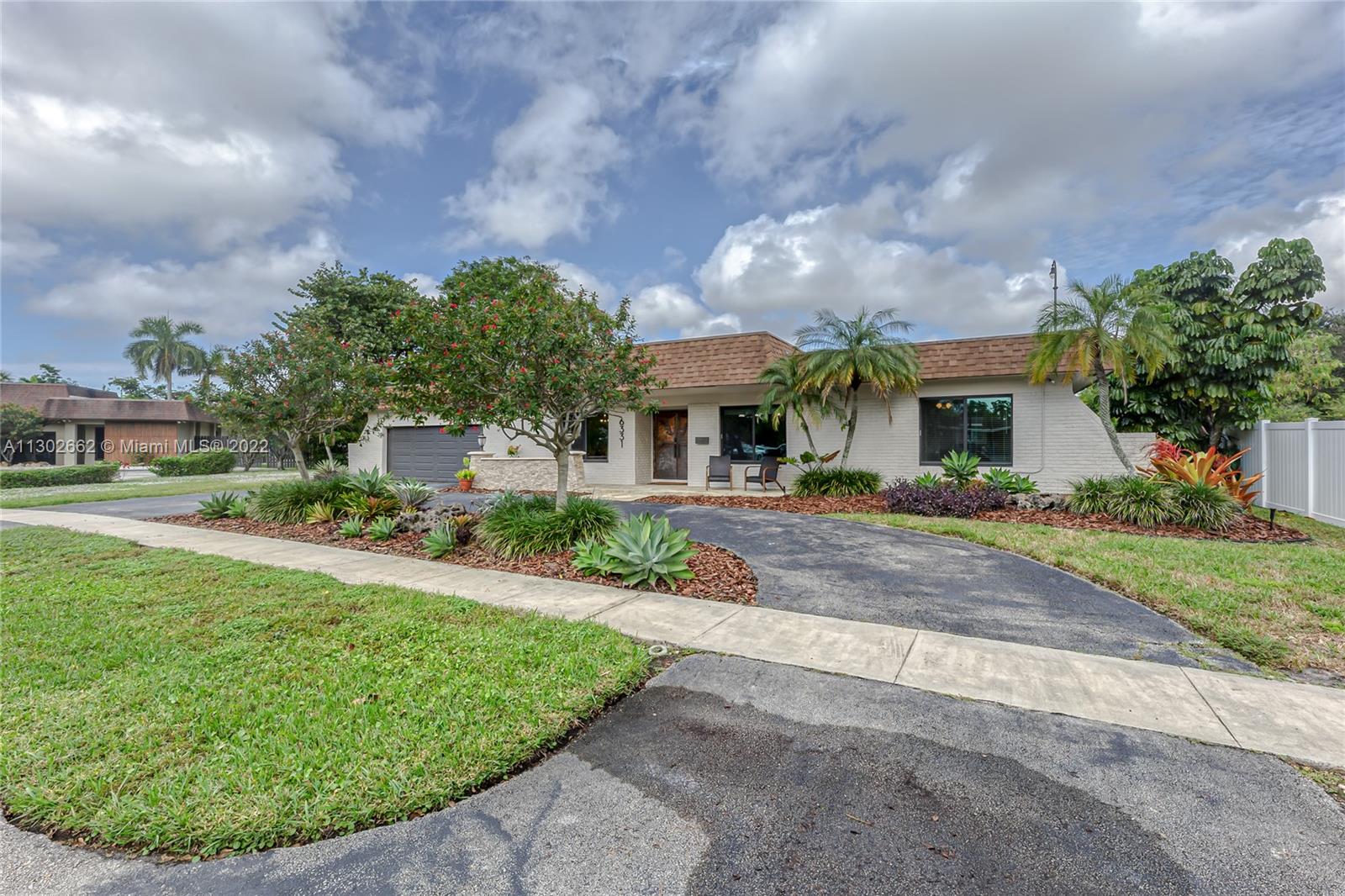 6331 SW 1st St