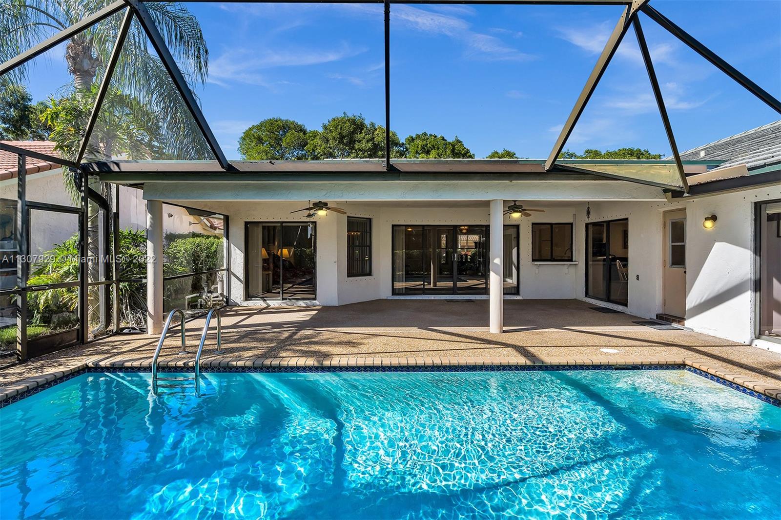 1950 Lake Point Dr