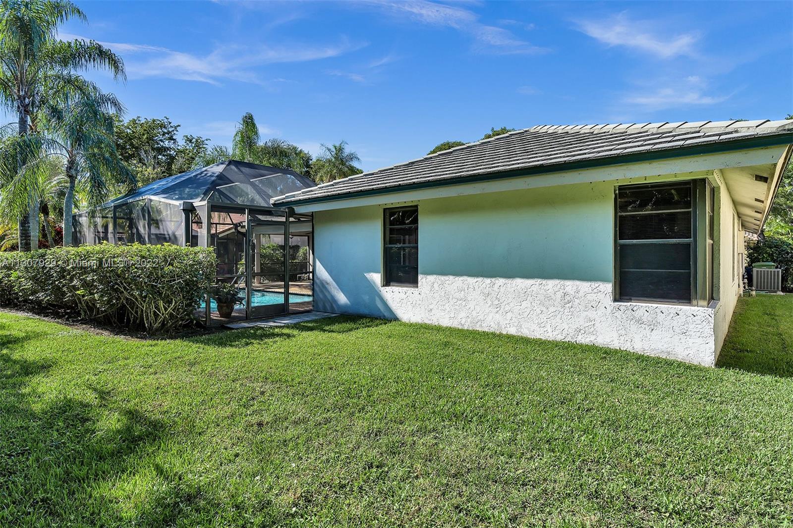 1950 Lake Point Dr