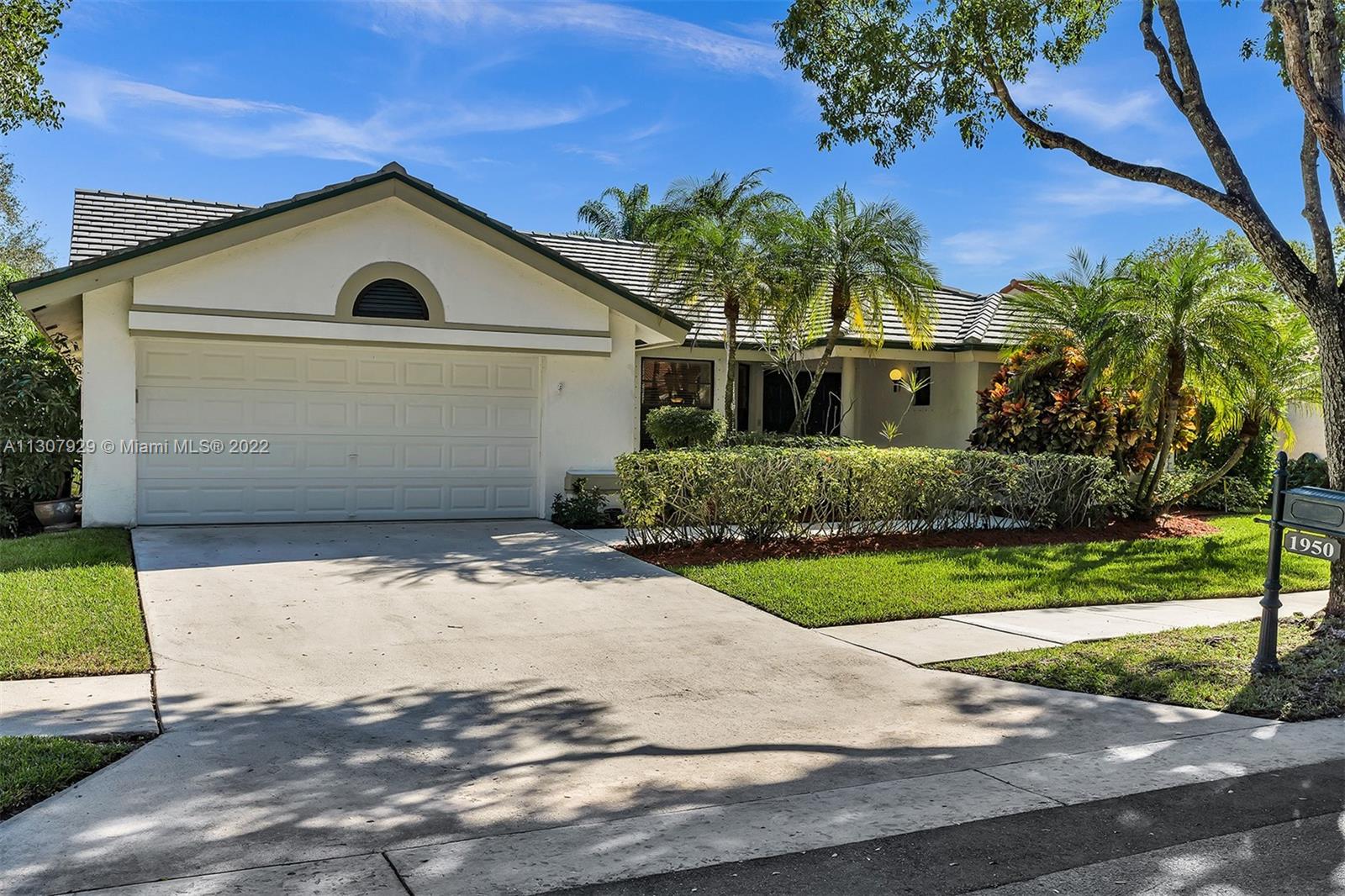 1950 Lake Point Dr