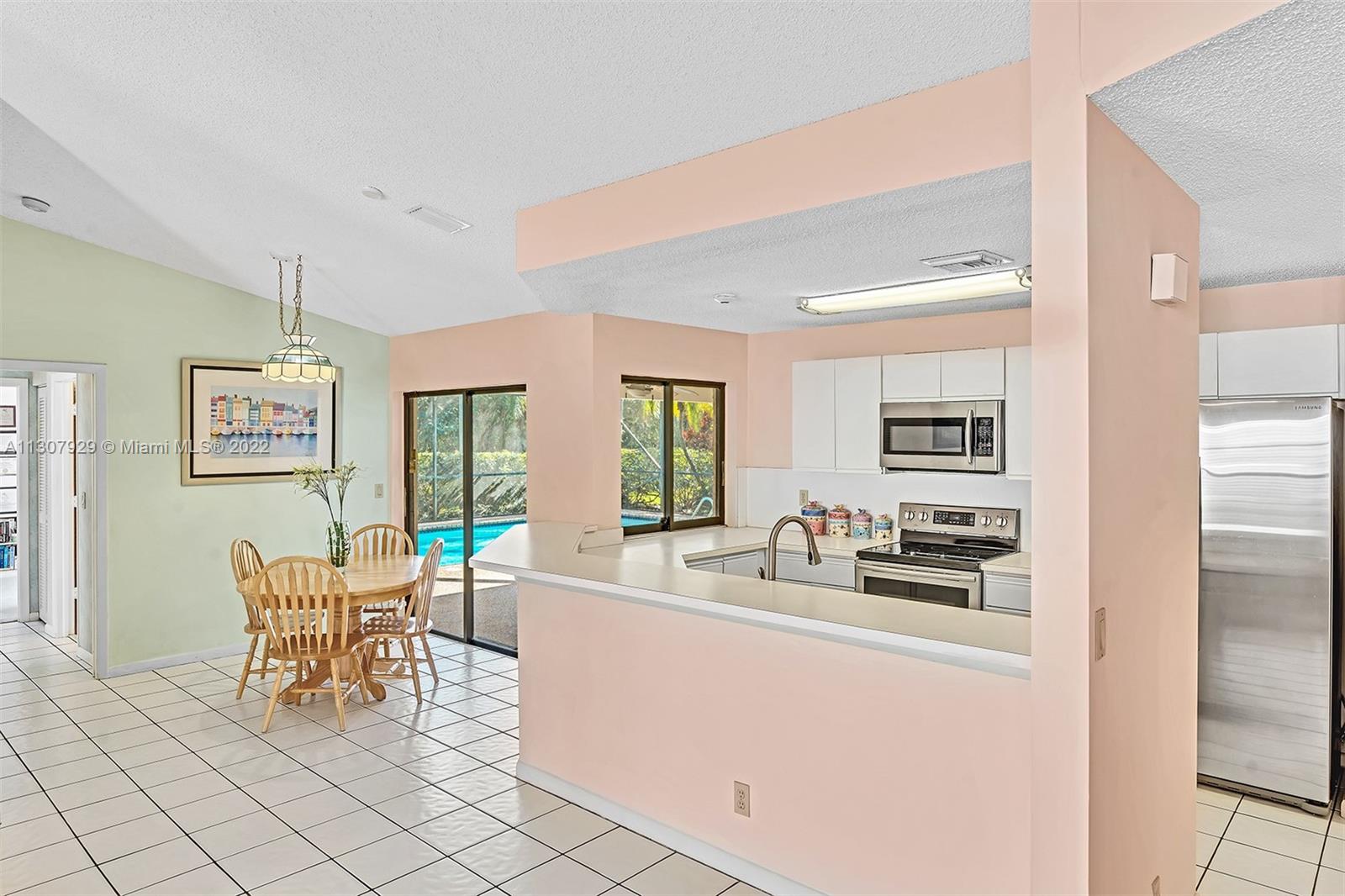 1950 Lake Point Dr