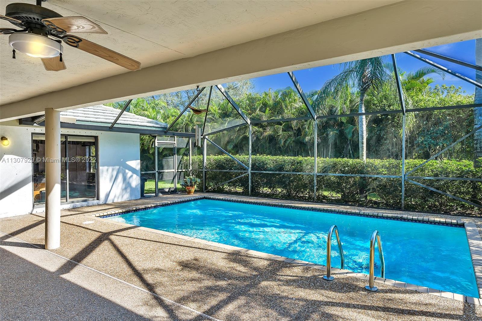 1950 Lake Point Dr