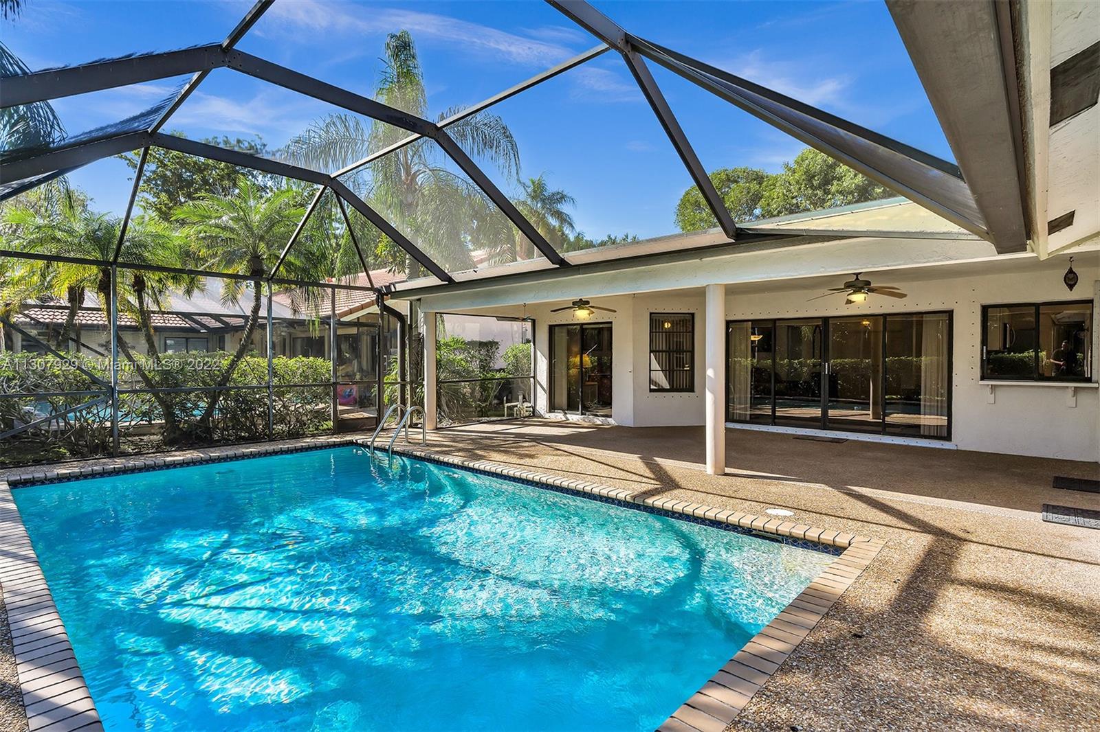 1950 Lake Point Dr
