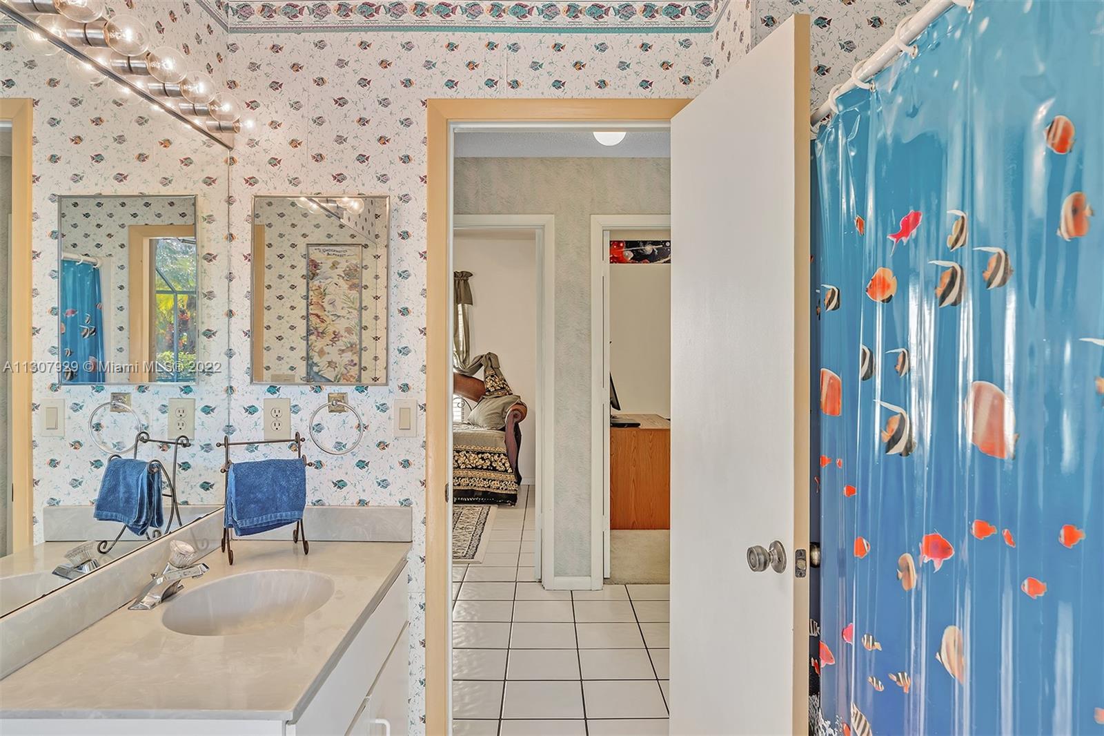 1950 Lake Point Dr