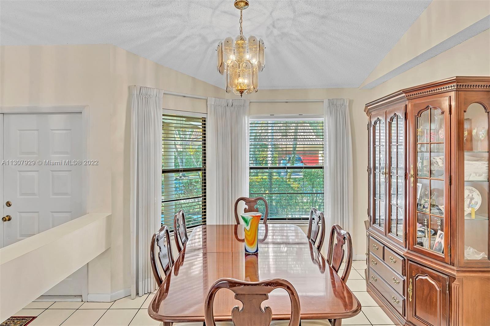 1950 Lake Point Dr