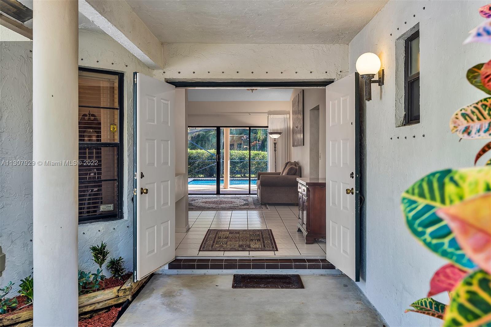 1950 Lake Point Dr