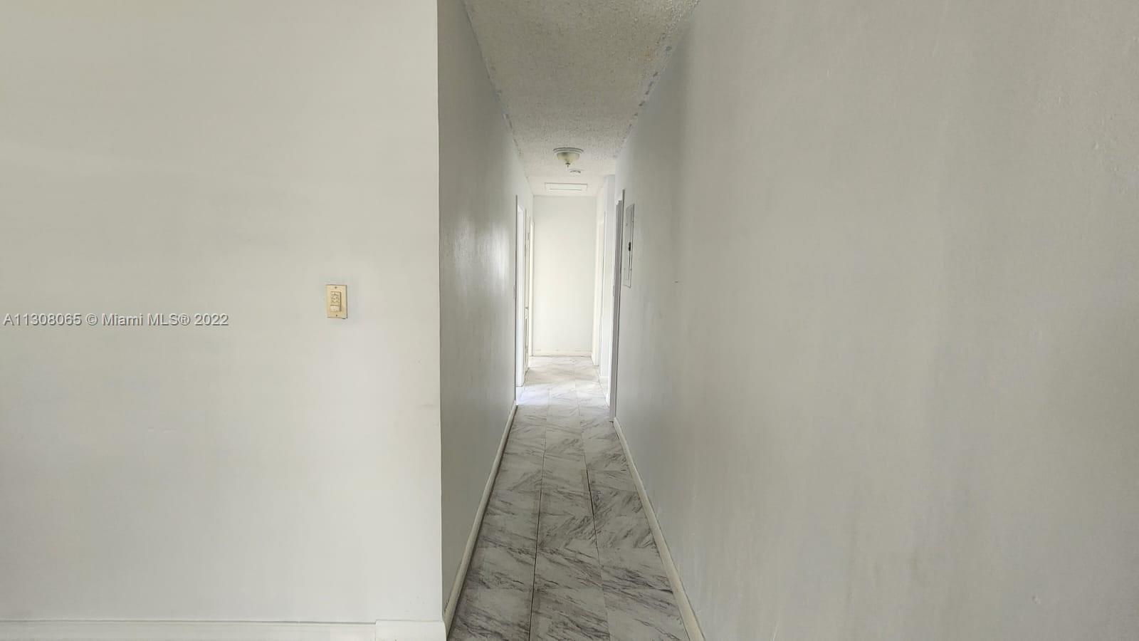 700 W 39th St Unit: 700