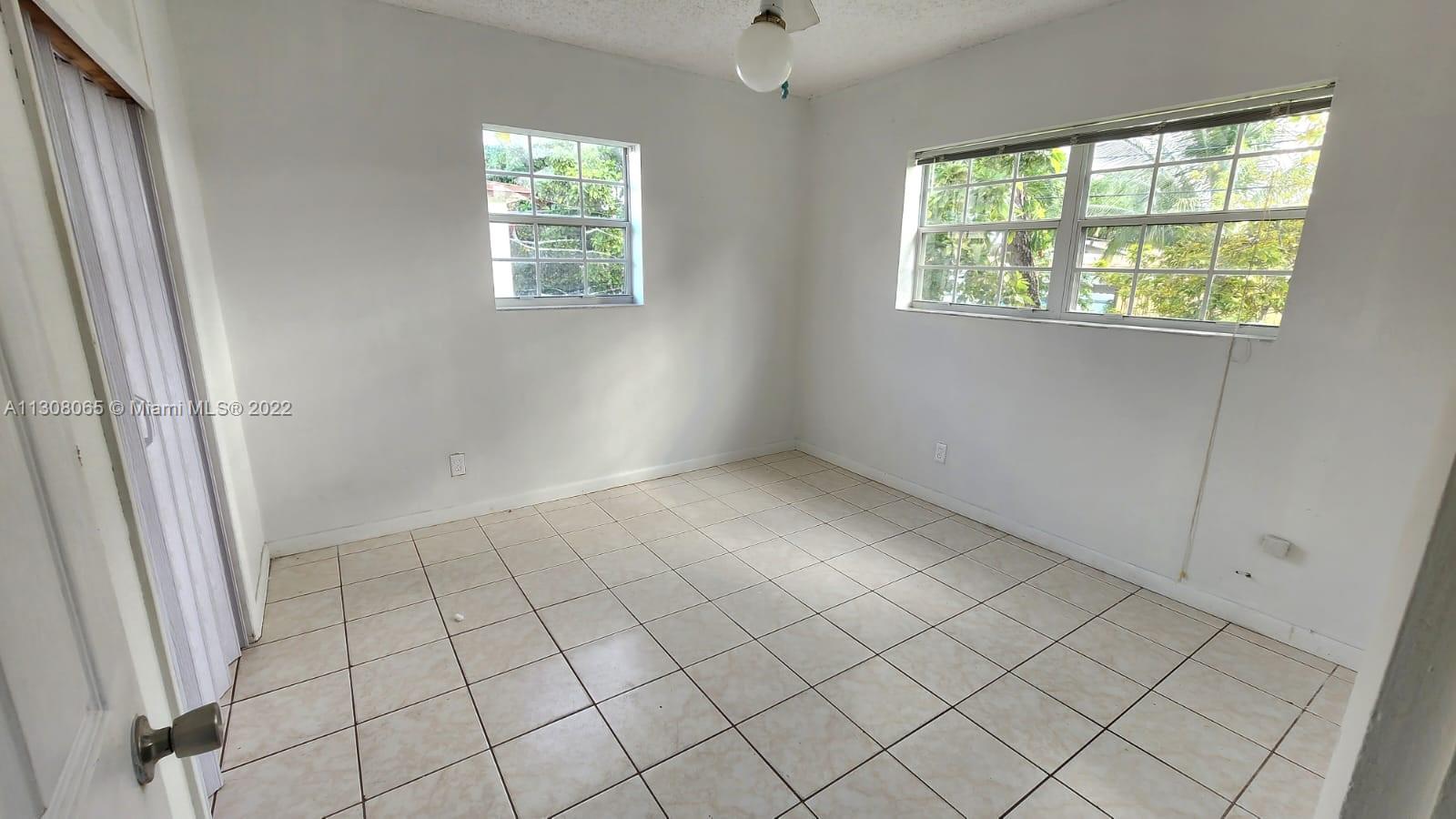 700 W 39th St Unit: 700