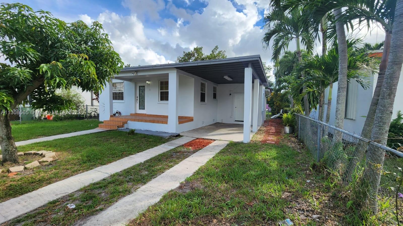 700 W 39th St Unit: 700