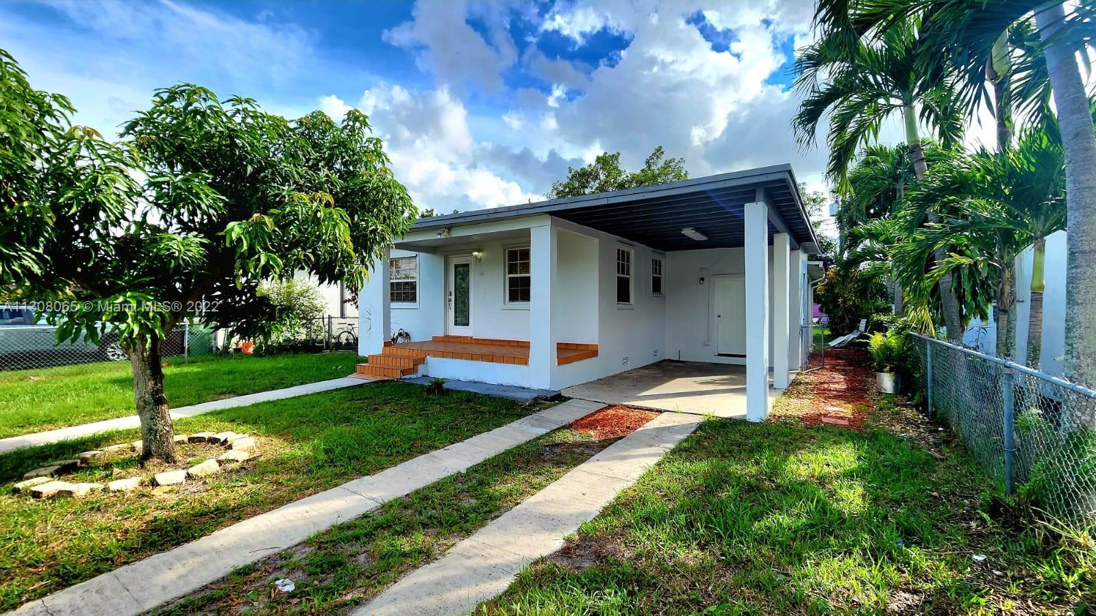 700 W 39th St Unit: 700