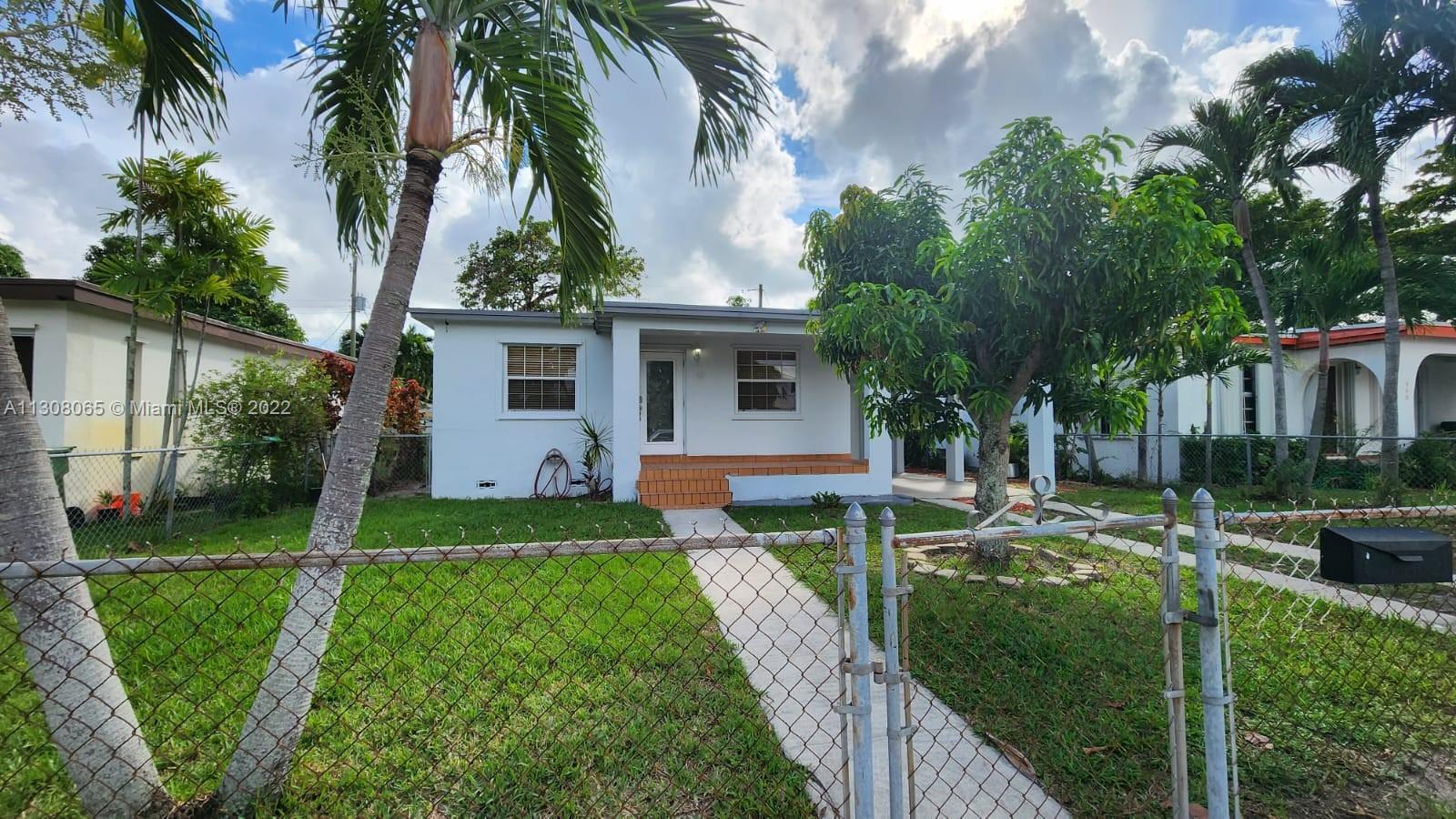 700 W 39th St Unit: 700