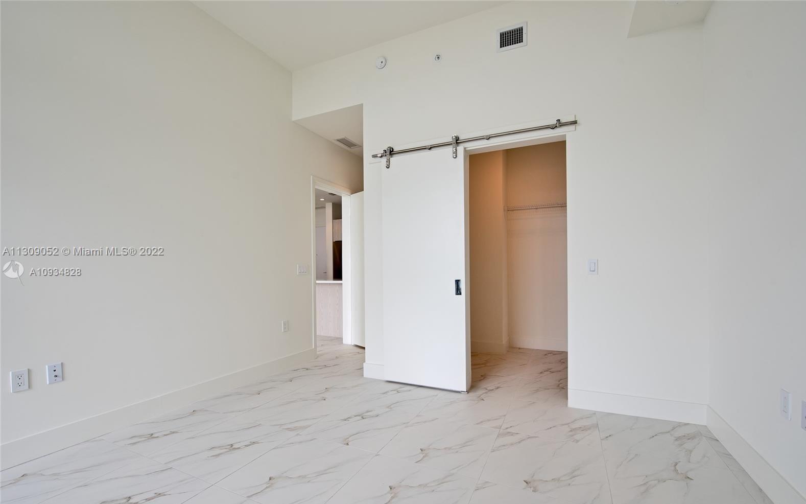 2000 Metropica Way Unit: 2606