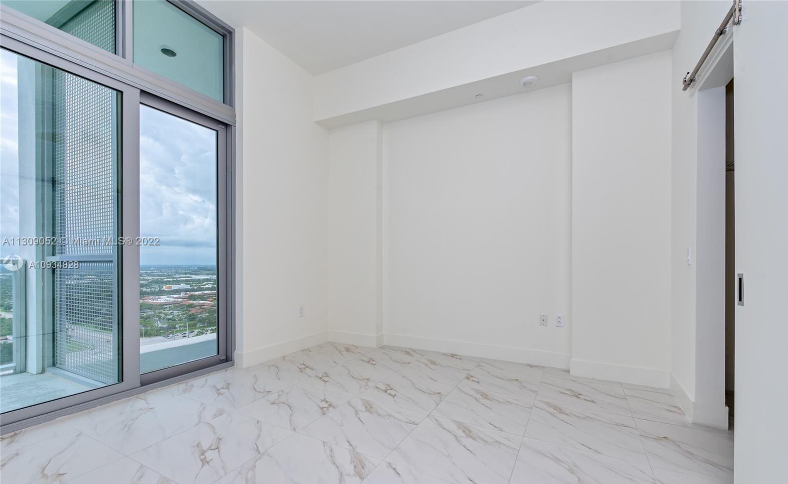 2000 Metropica Way Unit: 2606