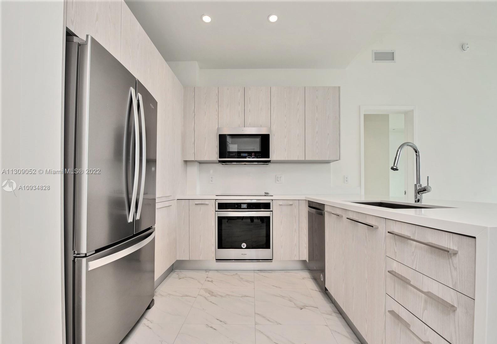 2000 Metropica Way Unit: 2606