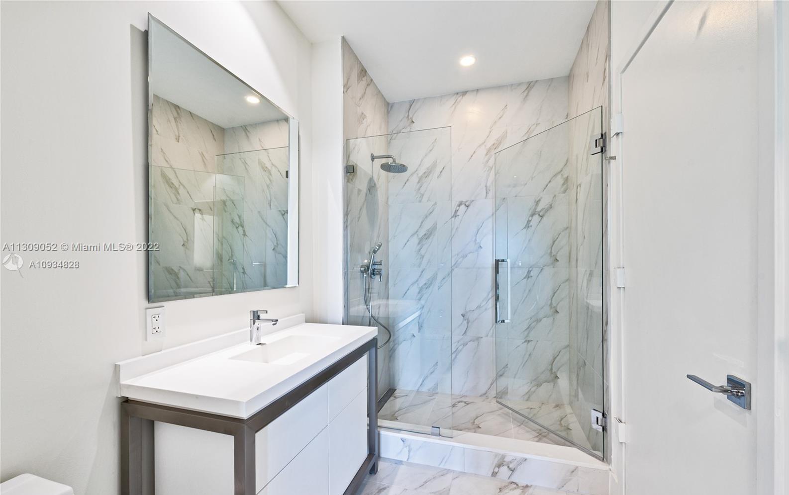 2000 Metropica Way Unit: 2606