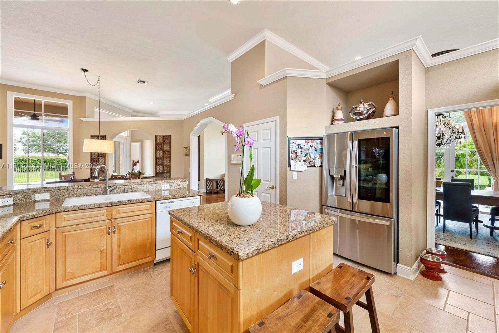 3905 SW 185th Ter