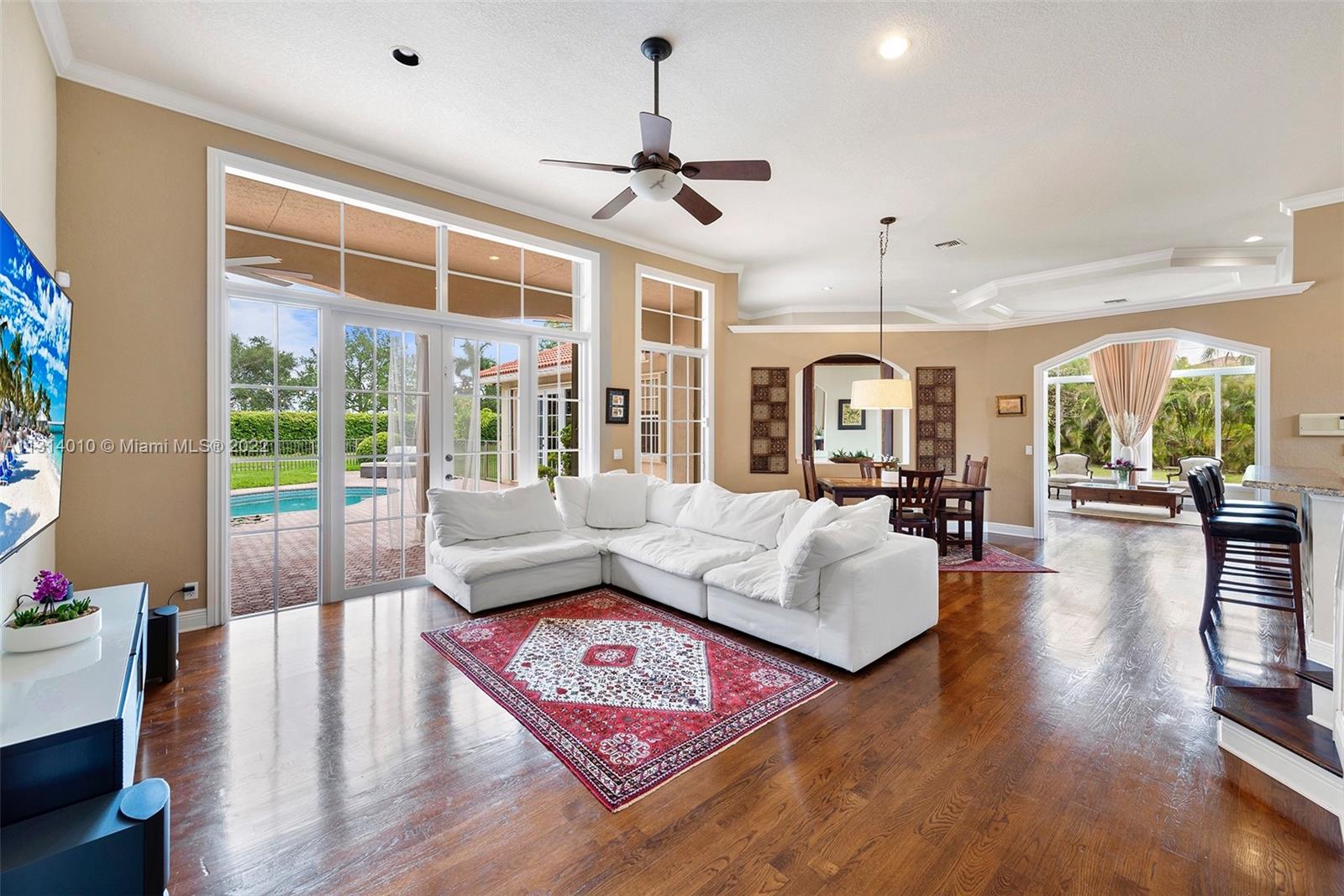 3905 SW 185th Ter