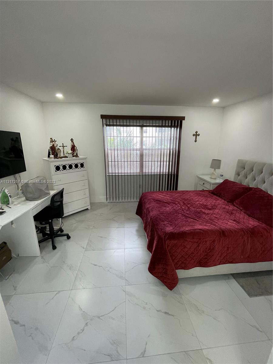 2998 E Sunrise Lakes Dr Unit: 320