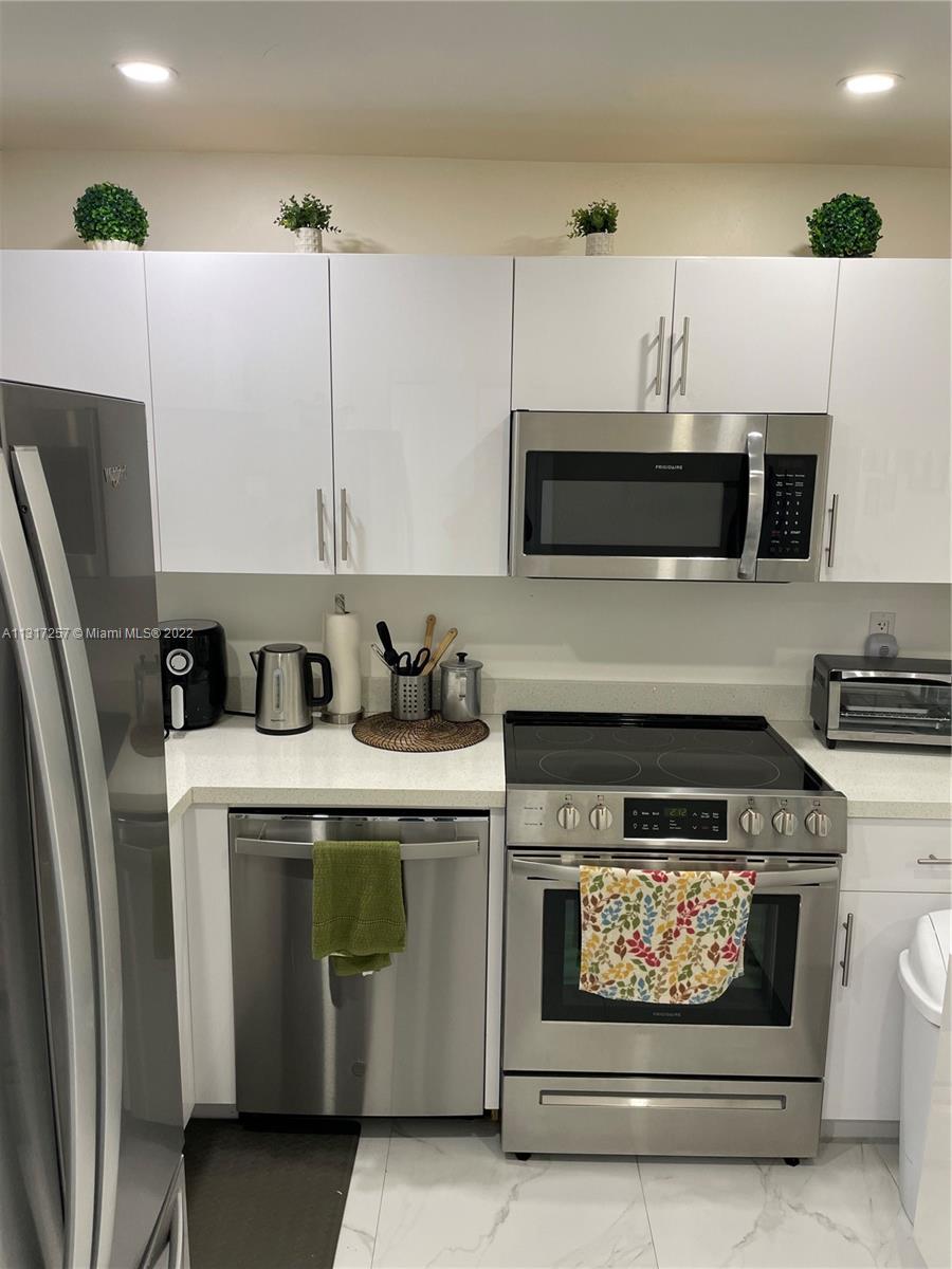 2998 E Sunrise Lakes Dr Unit: 320