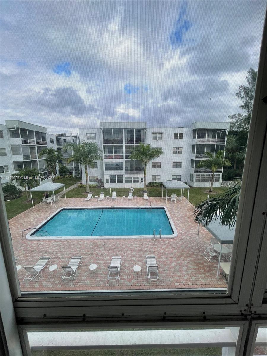 2998 E Sunrise Lakes Dr Unit: 320