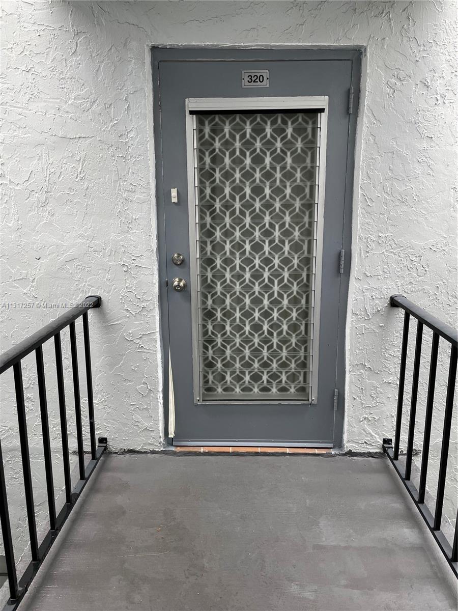 2998 E Sunrise Lakes Dr Unit: 320