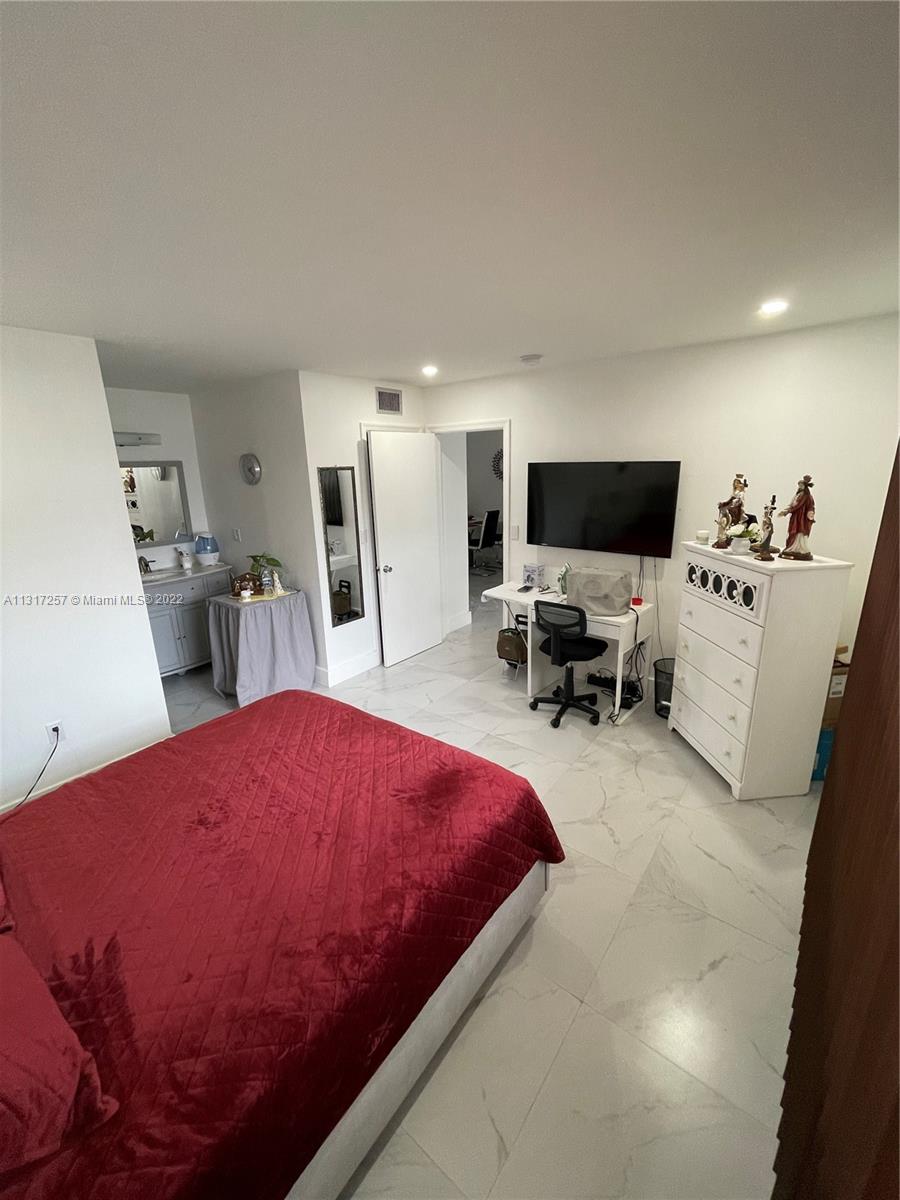 2998 E Sunrise Lakes Dr Unit: 320