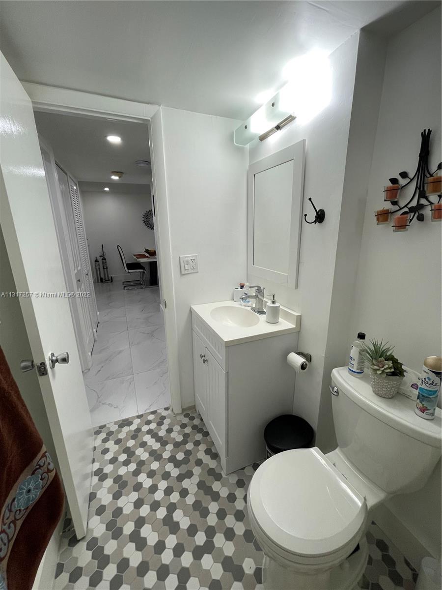 2998 E Sunrise Lakes Dr Unit: 320