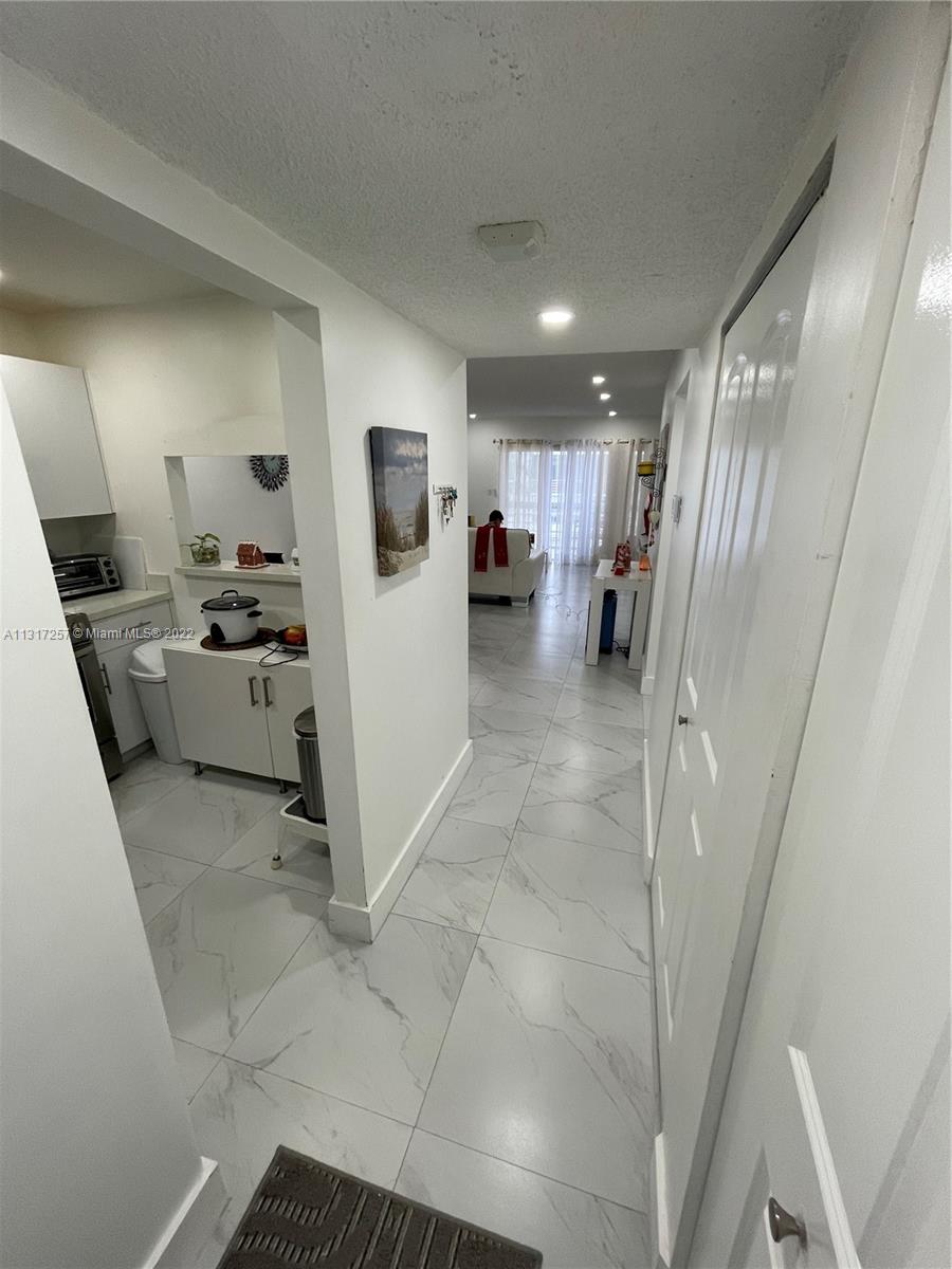 2998 E Sunrise Lakes Dr Unit: 320