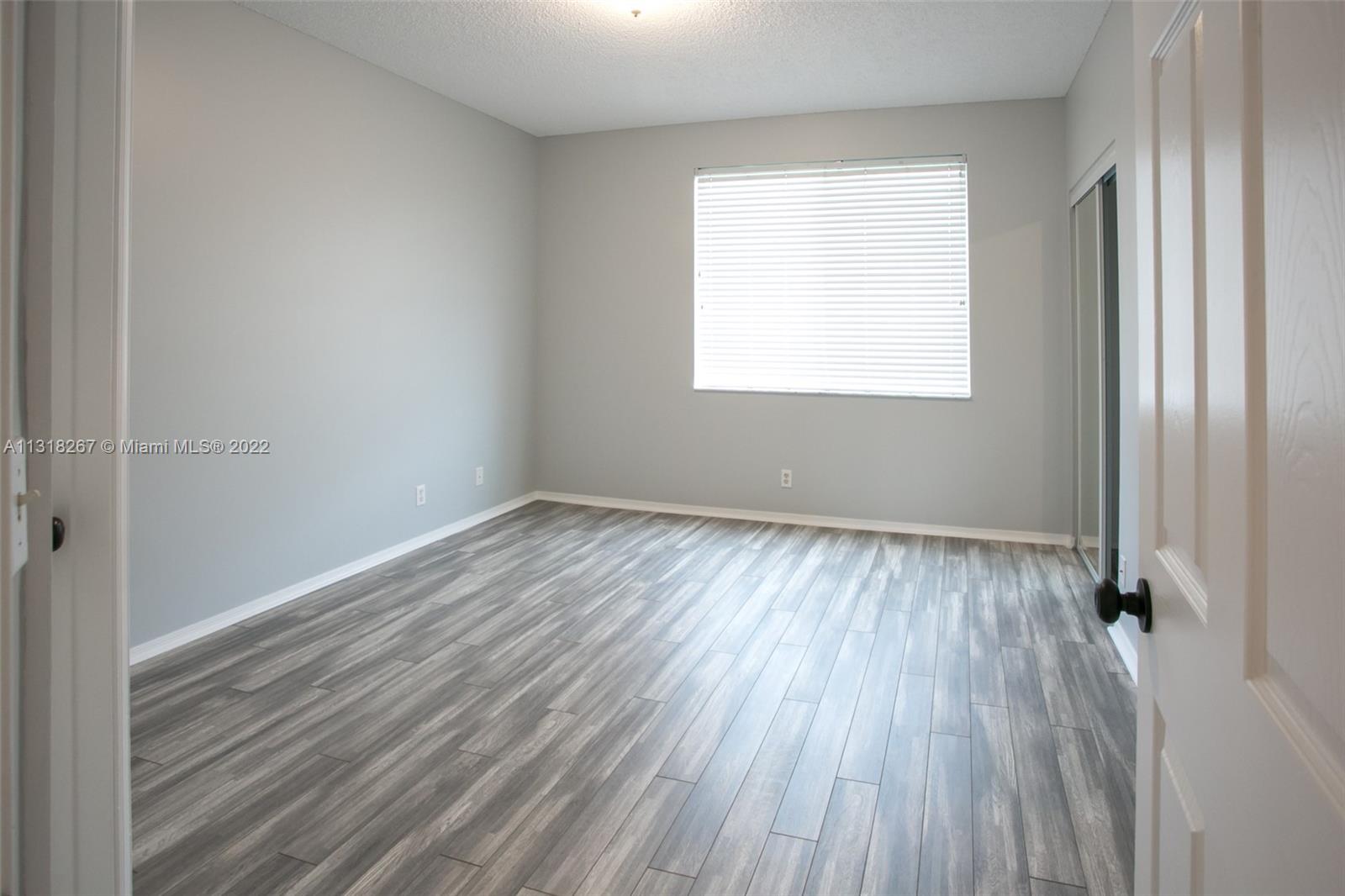 12 Simonton Cir Unit: 12