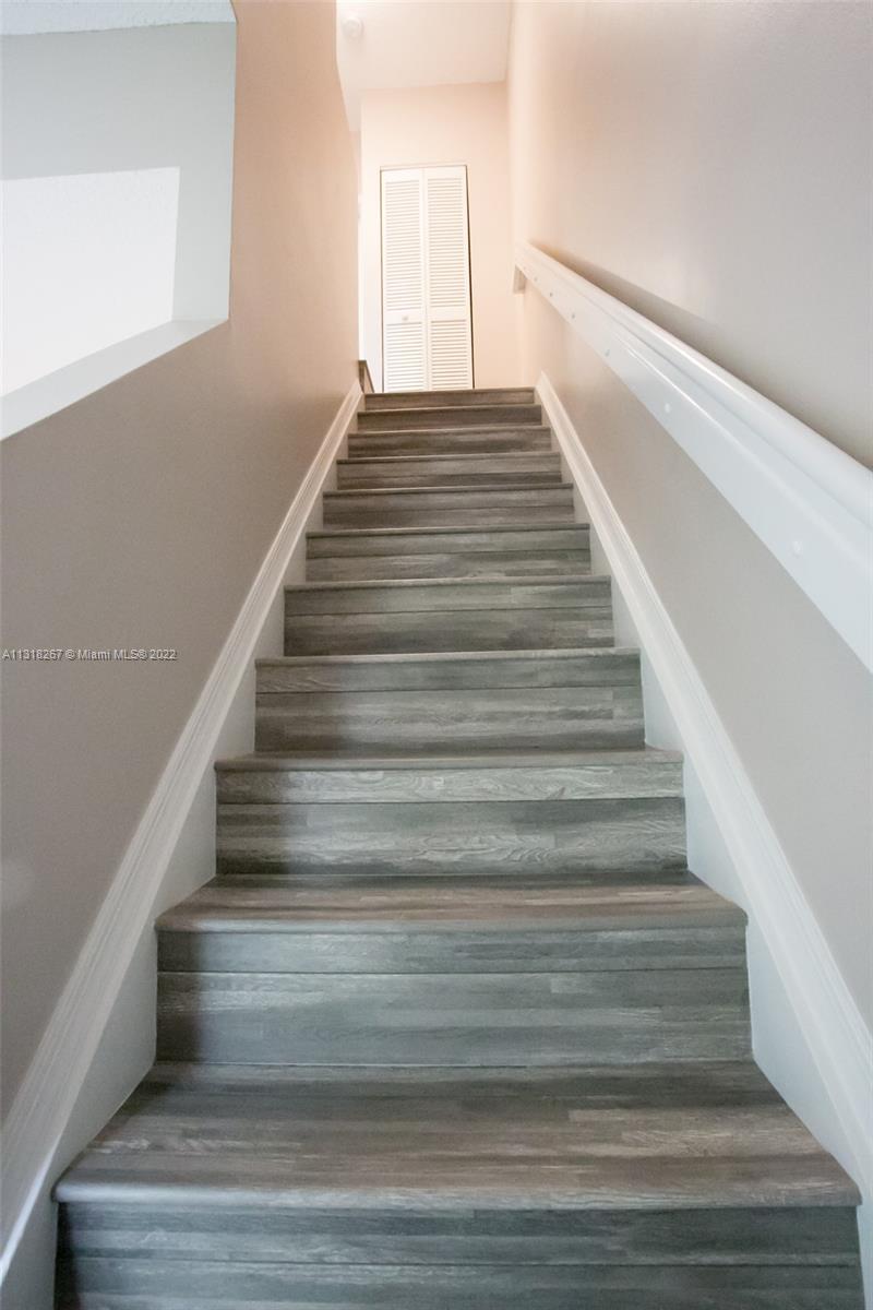 12 Simonton Cir Unit: 12