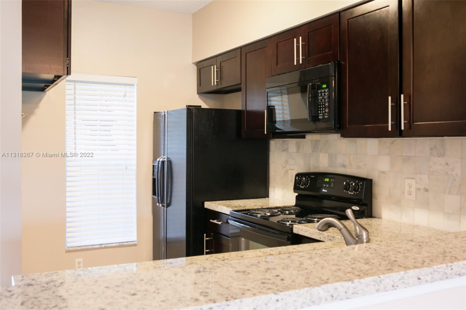 12 Simonton Cir Unit: 12