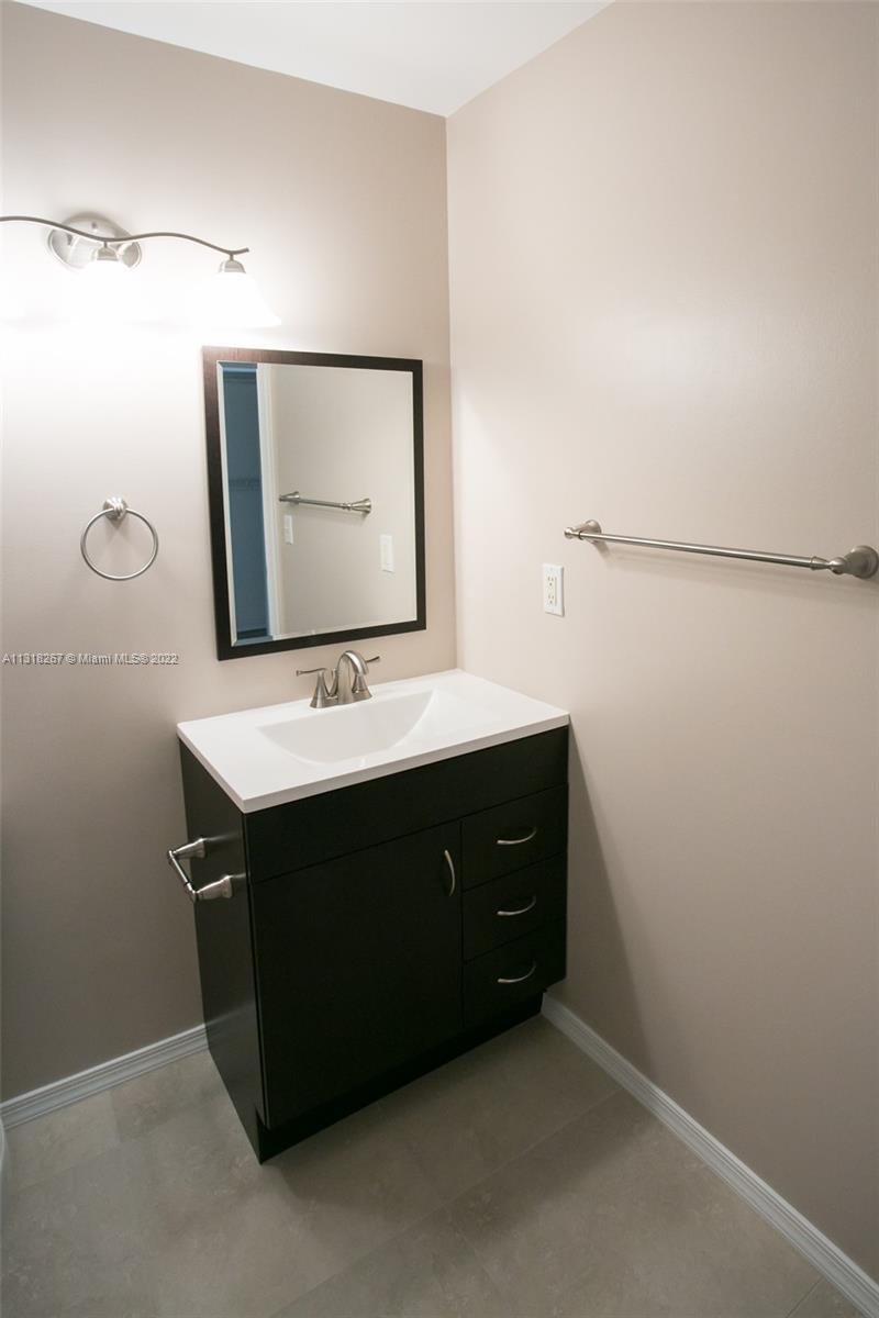 12 Simonton Cir Unit: 12