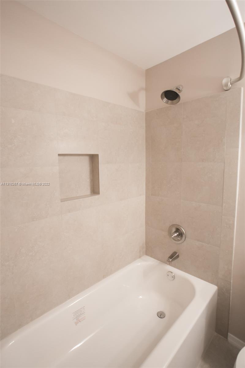 12 Simonton Cir Unit: 12