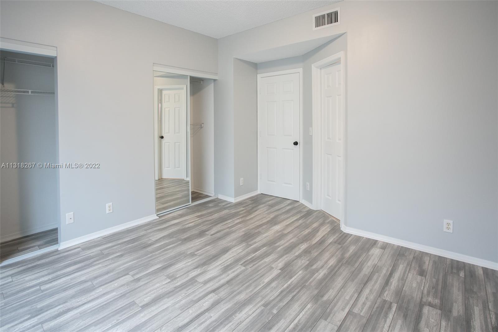12 Simonton Cir Unit: 12