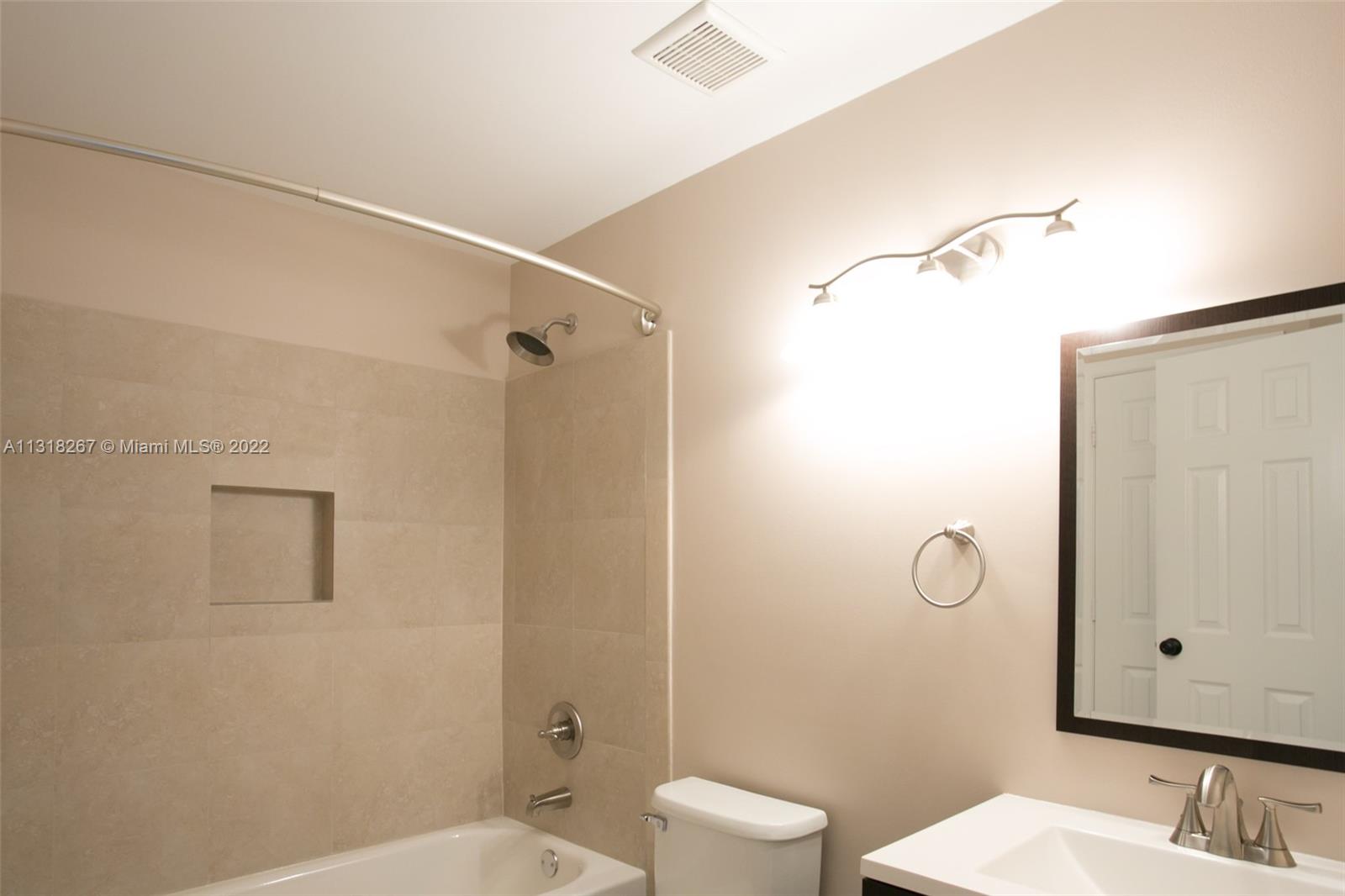 12 Simonton Cir Unit: 12