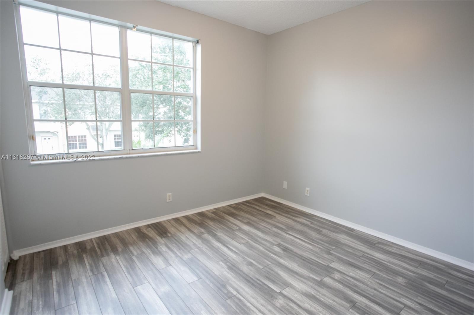 12 Simonton Cir Unit: 12