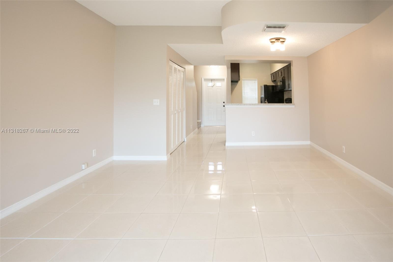 12 Simonton Cir Unit: 12