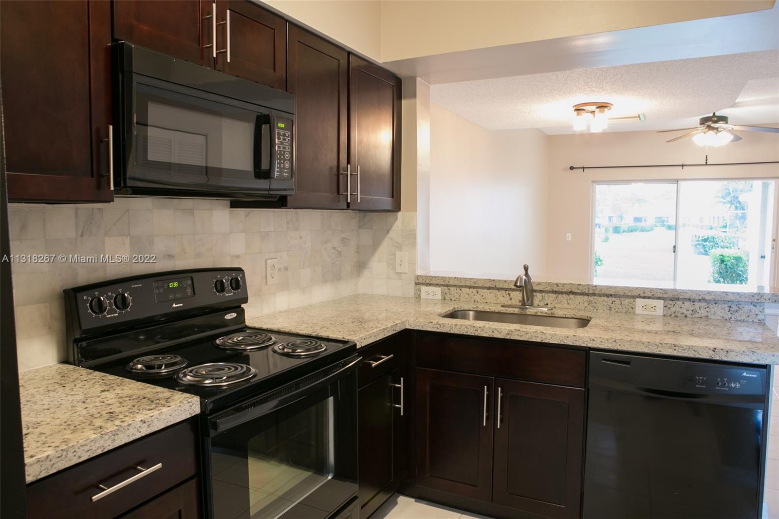 12 Simonton Cir Unit: 12
