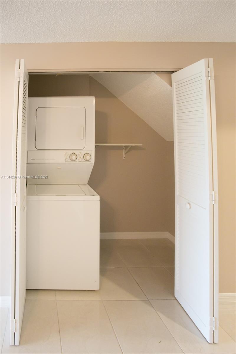 12 Simonton Cir Unit: 12